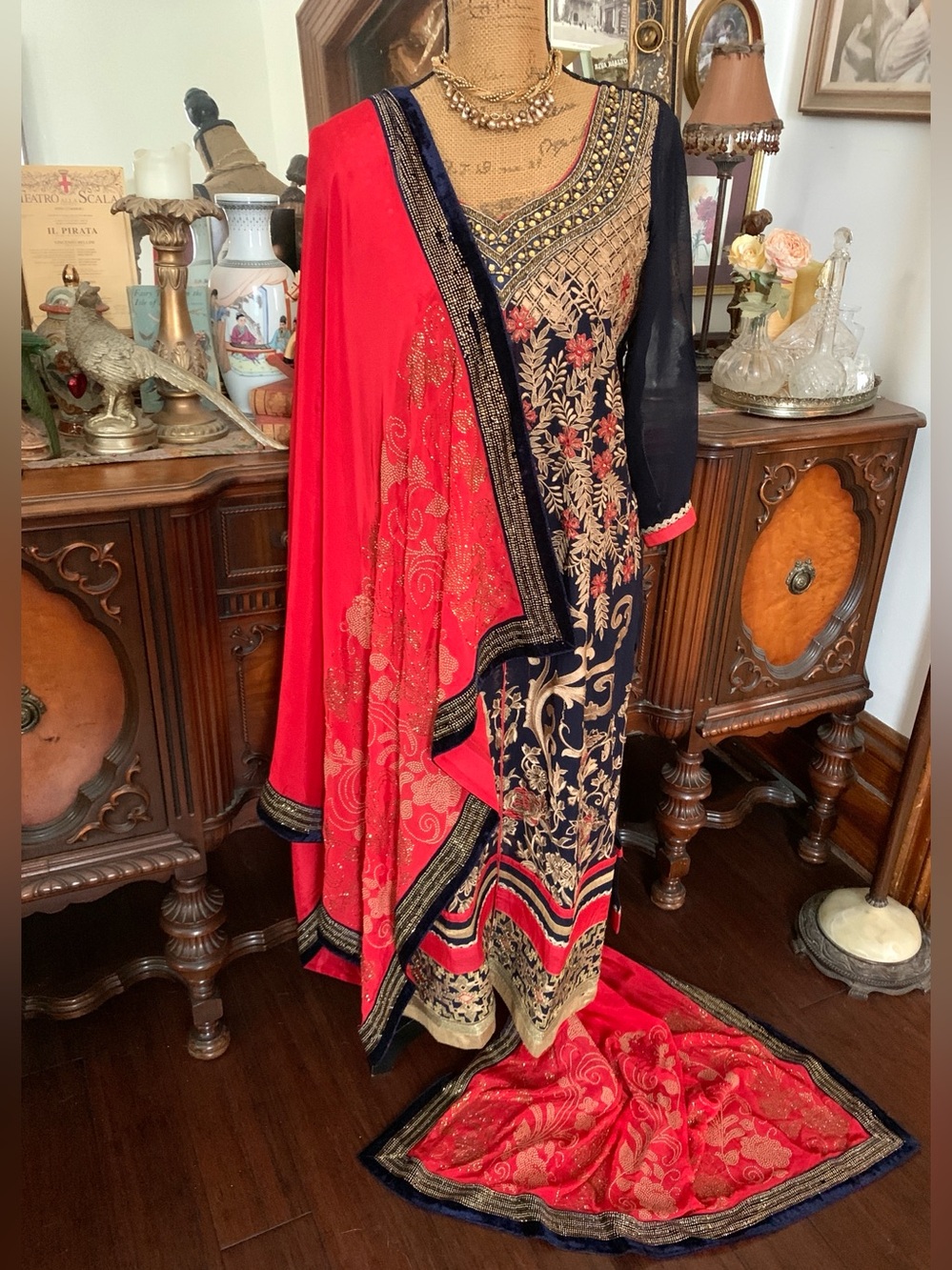 Vintage Renaissance-inspo Embroidered Eastern Tunic Kurti Dress & Velvet Shawl